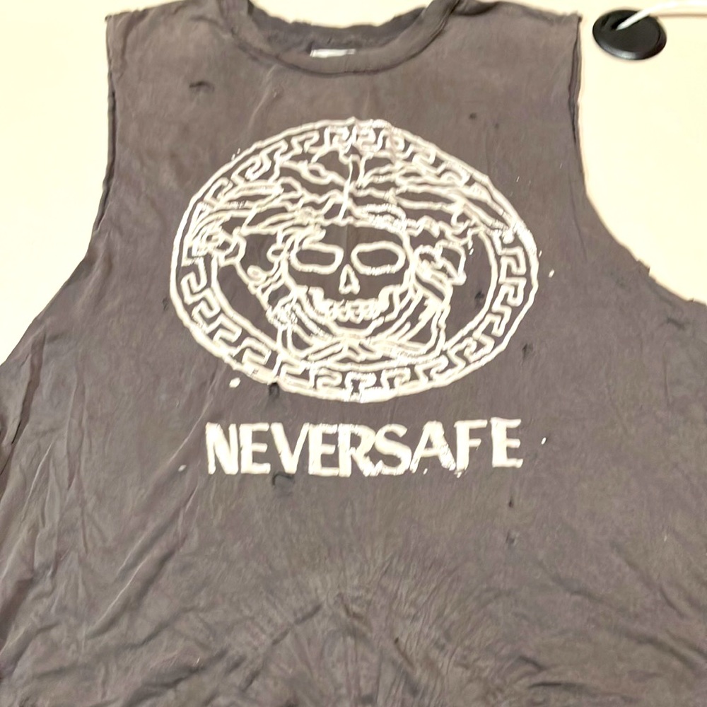 Unif NEVERSAFE muscle tee